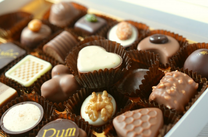 boulangerie-VILLARS SUR VAR-min_chocolates_food_candy_calories_nibble_chocolate_heart-782043